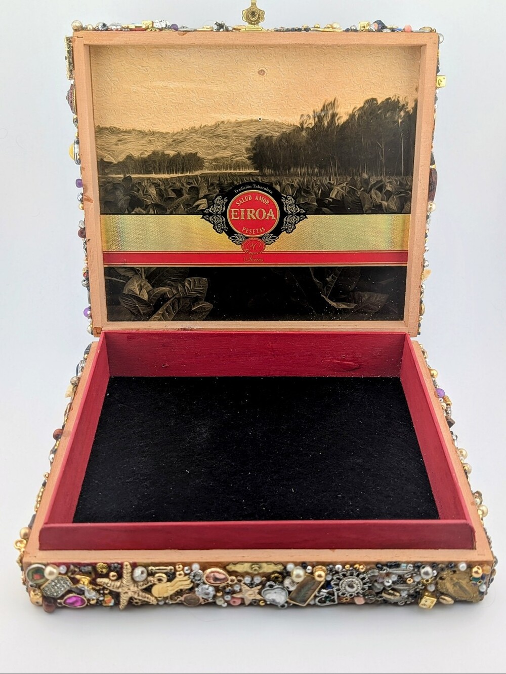 Vintage Jewelry Cigar Box - Handmade Jewelry Mosaic Collage Upcycle - Picture 6 of 9